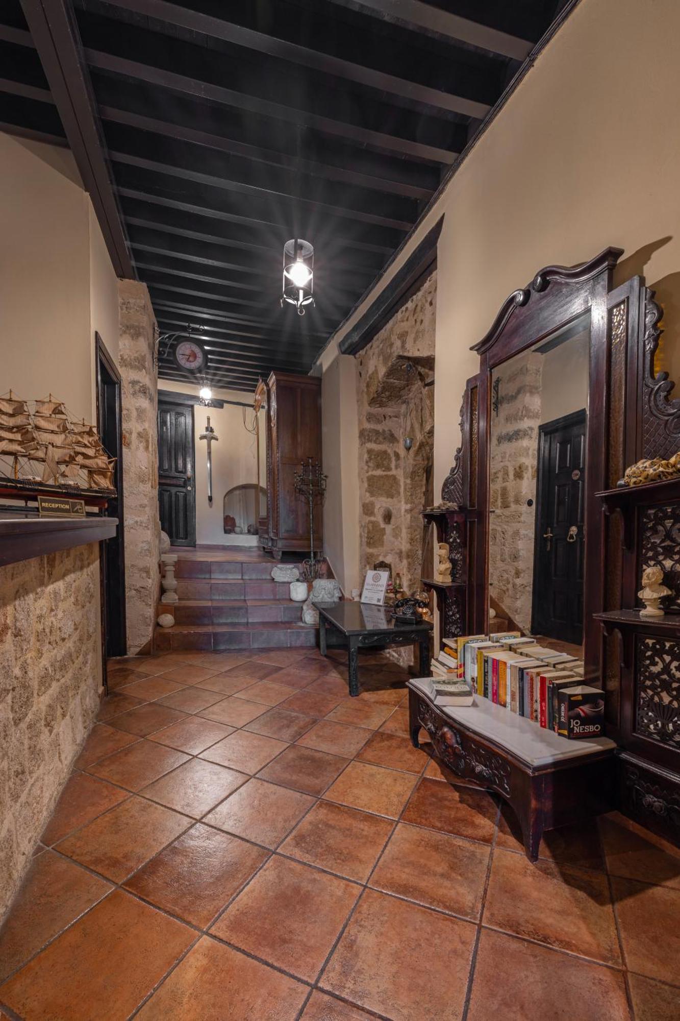 Saint Michel Boutique Hotel Rhodes City Bagian luar foto