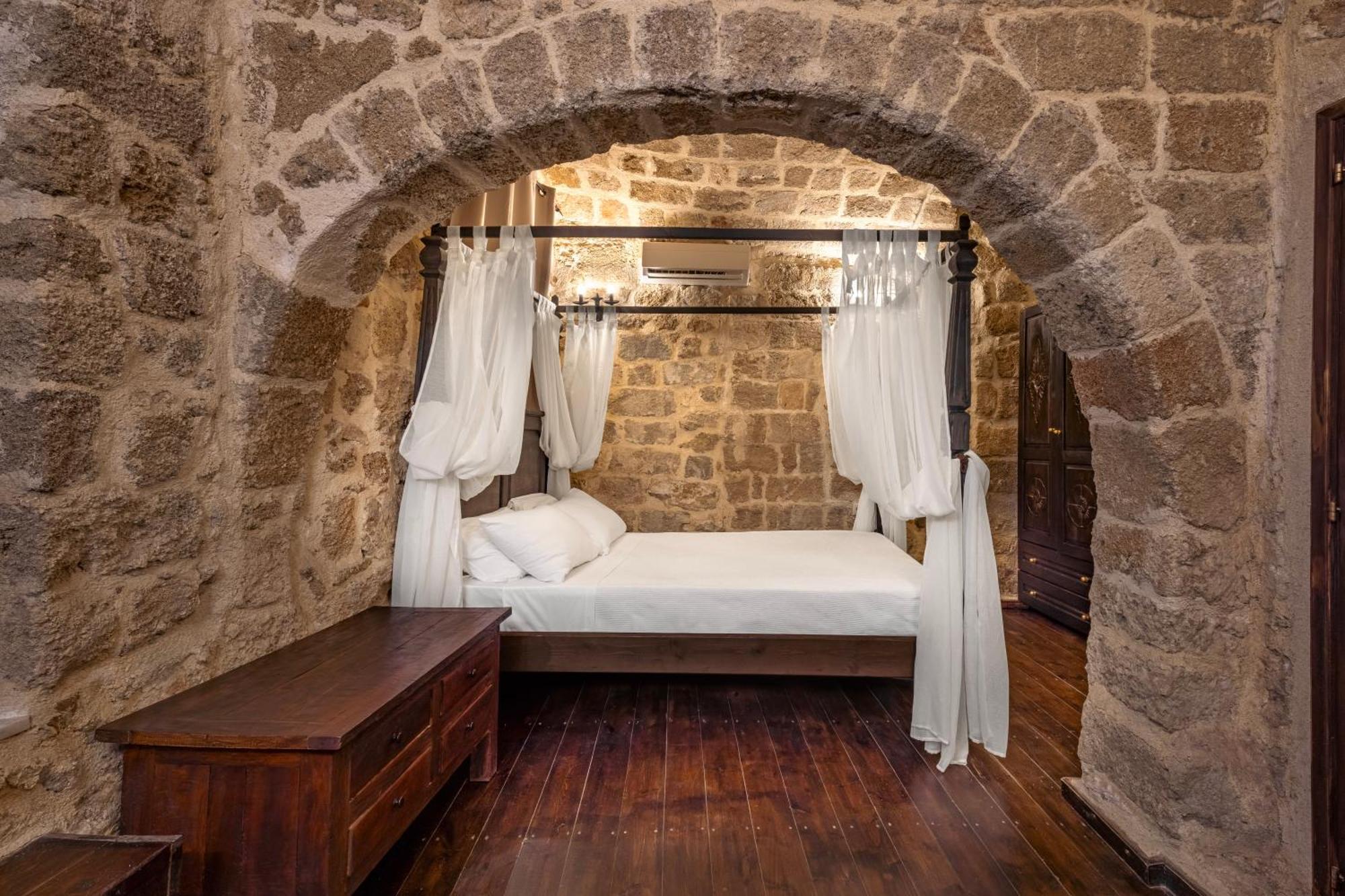Saint Michel Boutique Hotel Rhodes City Bagian luar foto