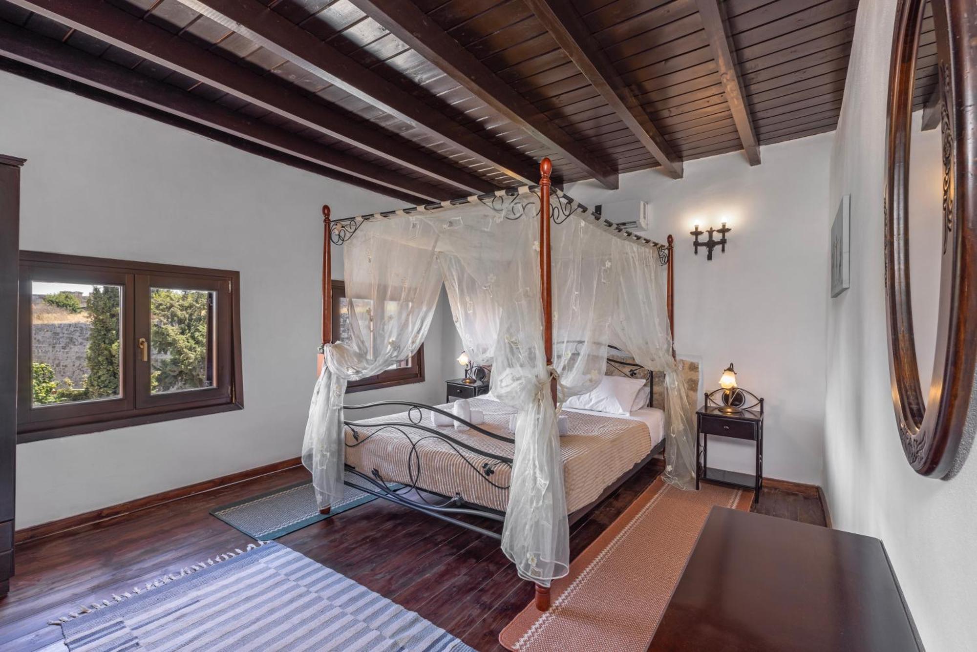 Saint Michel Boutique Hotel Rhodes City Bagian luar foto